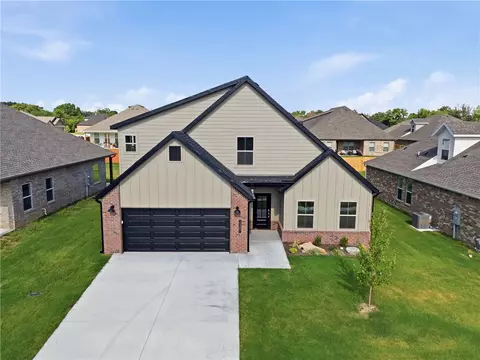 2307 N Lexington St, Siloam Springs, AR 72761