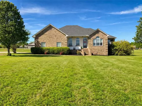 299 Stoneridge Cir, Russellville, AR 72802