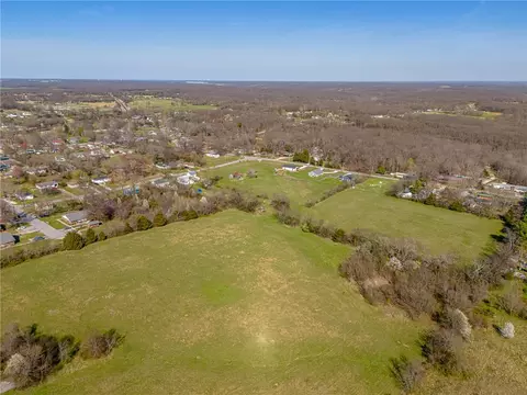 137 E Spiltlog, Goodman, MO 64843