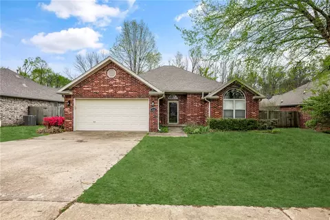 3529 Marsh St, Fayetteville, AR 72704