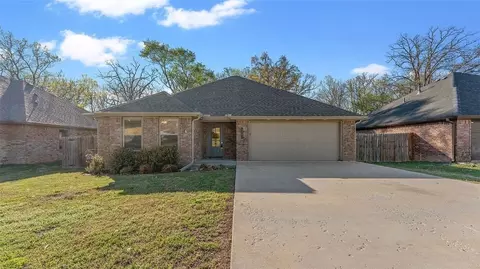 1311 Valley Dr, Gentry, AR 72734