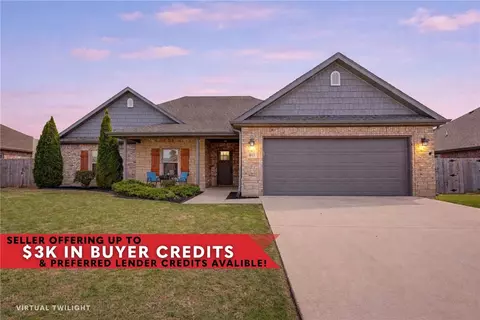 911 Hancock St, Prairie Grove, AR 72753