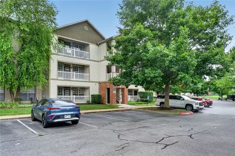 4261 NE Meadow Creek Cir #305, Fayetteville, AR 72703