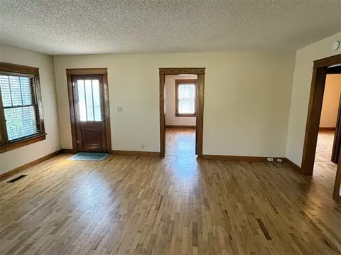 Living - 210 N N Spg, Harrison, AR 72601 photo 1 of 8