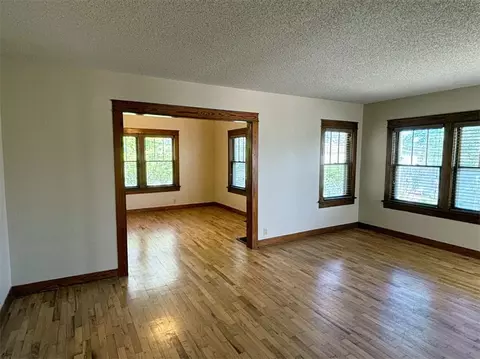Living - 210 N N Spg, Harrison, AR 72601 photo 3 of 8
