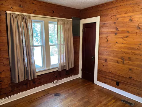 Bedroom - 210 N N Spg, Harrison, AR 72601 photo 4 of 4
