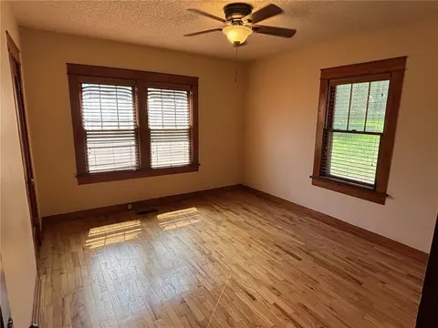 Bedroom - 210 N N Spg, Harrison, AR 72601 photo 3 of 4