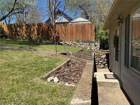 Exterior - 210 N N Spg, Harrison, AR 72601 photo 12 of 17