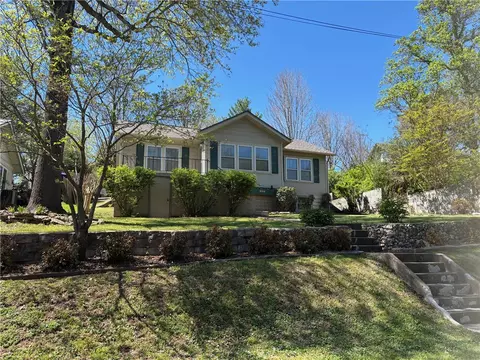 Exterior - 210 N N Spg, Harrison, AR 72601 photo 8 of 17