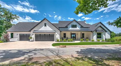 8837 Castleberry Way, Rogers, AR 72756