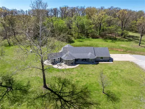 23001 Honey Creek Rd, Sulphur Springs, AR 72768