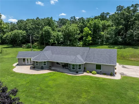 23001 Honey Creek Rd, Sulphur Springs, AR 72768