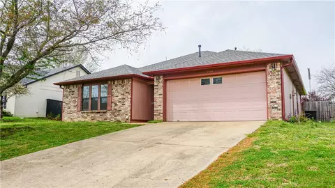 1702 20th St, Rogers, AR 72758