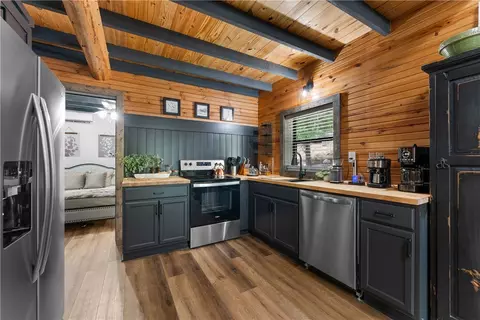 Kitchen - 3931 Zack Rd, Marshall, AR 72650 photo 8 of 8
