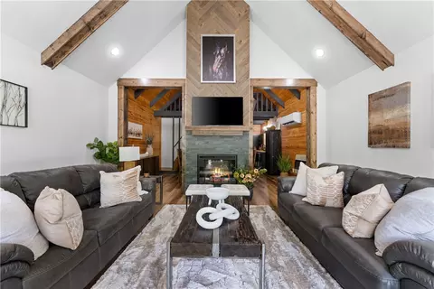 Living - 3931 Zack Rd, Marshall, AR 72650 photo 6 of 6