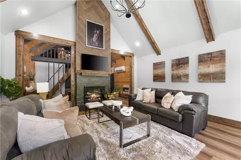 Living - 3931 Zack Rd, Marshall, AR 72650 photo 5 of 6