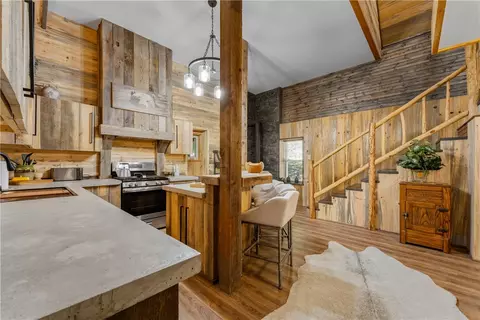 Kitchen - 3931 Zack Rd, Marshall, AR 72650 photo 4 of 8