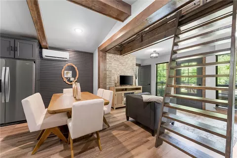 Dining - 3931 Zack Rd, Marshall, AR 72650 photo 2 of 3