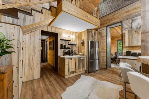 Entry Way - 3931 Zack Rd, Marshall, AR 72650 photo 1 of 3