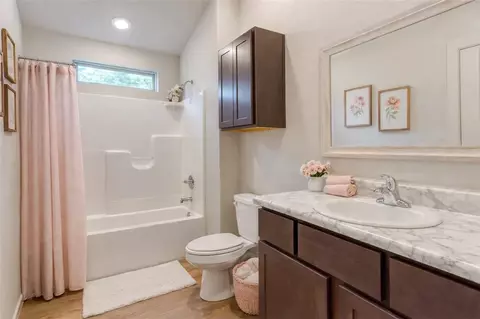 Bath - 5717 Park Ave, Fort Smith, AR 72903 photo 1 of 4