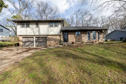 1716 Rayview Dr, Fayetteville, AR 72703