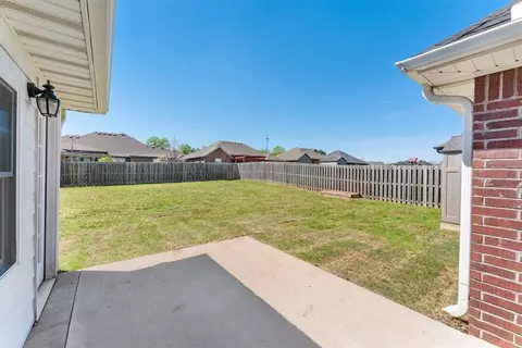 Exterior - 204 Monroe St, Centerton, AR 72719 photo 3 of 8