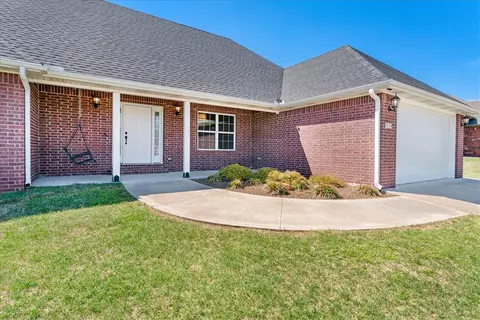 Exterior - 204 Monroe St, Centerton, AR 72719 photo 6 of 8