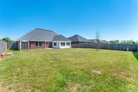 Exterior - 204 Monroe St, Centerton, AR 72719 photo 4 of 8
