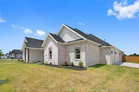 Exterior - 1320 Greyback Ln, Centerton, AR 72719 photo 3 of 8