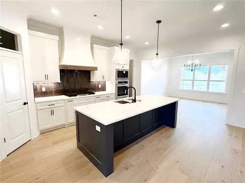 Kitchen - 1320 Greyback Ln, Centerton, AR 72719 photo 7 of 8