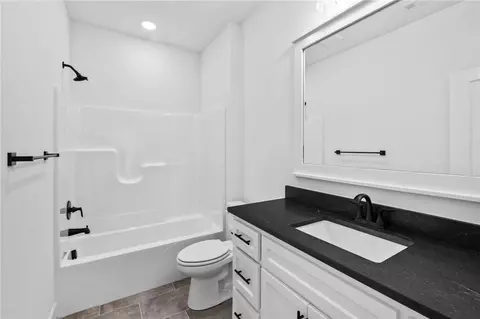 Bath - 1320 Greyback Ln, Centerton, AR 72719 photo 5 of 6