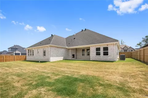 Exterior - 1320 Greyback Ln, Centerton, AR 72719 photo 6 of 8