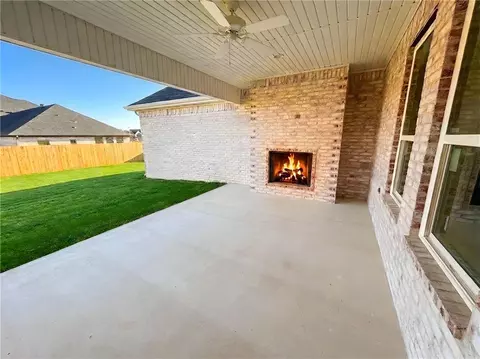 Exterior - 1320 Greyback Ln, Centerton, AR 72719 photo 5 of 9