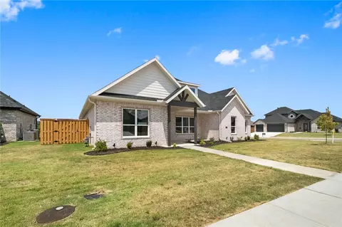 Exterior - 1320 Greyback Ln, Centerton, AR 72719 photo 4 of 8