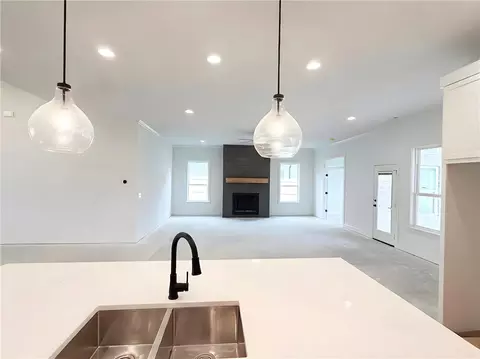 Living - 1320 Greyback Ln, Centerton, AR 72719 photo 5 of 10
