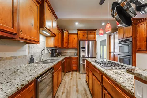Kitchen - 9696 Fuller Rd, Rogers, AR 72756 photo 2 of 5