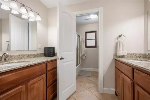 Bath - 9696 Fuller Rd, Rogers, AR 72756 photo 5 of 5