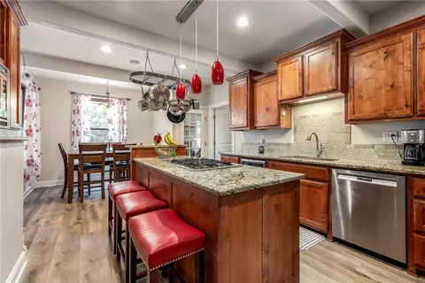 Kitchen - 9696 Fuller Rd, Rogers, AR 72756 photo 4 of 5