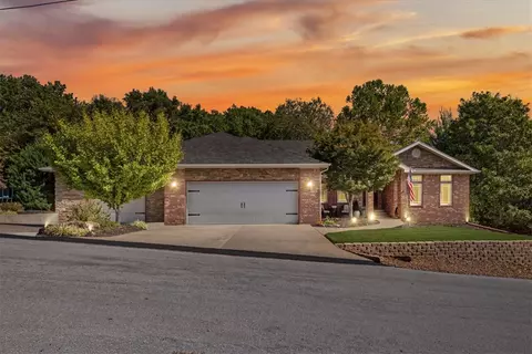 8 Jarrod Dr, Bella Vista, AR 72714