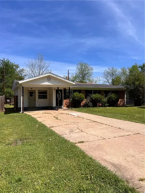 1003 E F St, Russellville, AR 72801