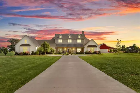 9826 Philpott Rd, Bentonville, AR 72713