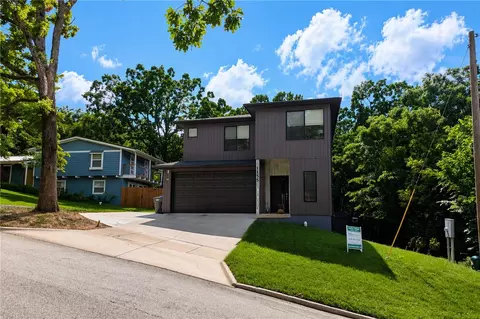 1155 N Sunset Dr, Fayetteville, AR 72701