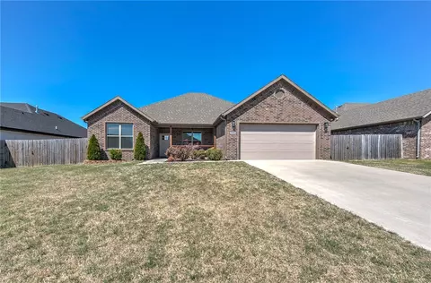 7326 Charlotte Ave, Springdale, AR 72762