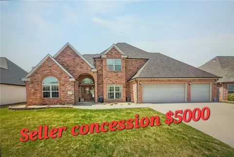 402 SE Hendrix St, Bentonville, AR 72712