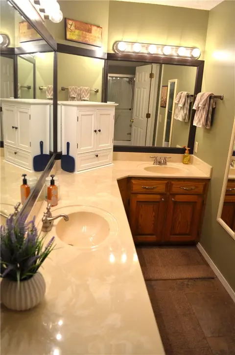 Bath - 1800 Capps #14, Harrison, AR 72601 photo 1 of 4