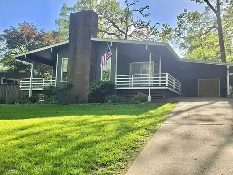 24 Billingsley Dr, Bella Vista, AR 72715