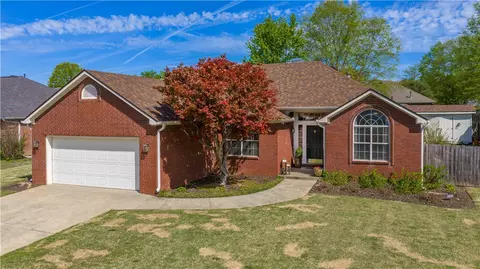 2804 Brookshire St, Springdale, AR 72762