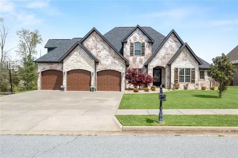 502 NE Marina Dr, Bentonville, AR 72712