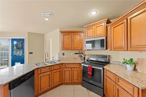 Kitchen - 208 Mcdaniel St, Lowell, AR 72745 photo 3 of 3