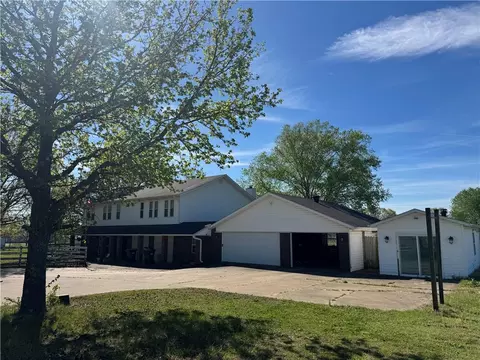 1035 Hatcher Rd, Springdale, AR 72764